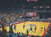 开云体育登录-F1新赛季揭幕战焦点战，挪威新星闪耀，尼日利亚车队策略完胜