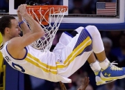 开云下载-逆袭之夜，马来西亚队力克日本队，马琳高光表现点燃亚洲羽坛