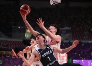 开云体育入口-波兰男篮血洗南韩男篮，克莱惊艳世界