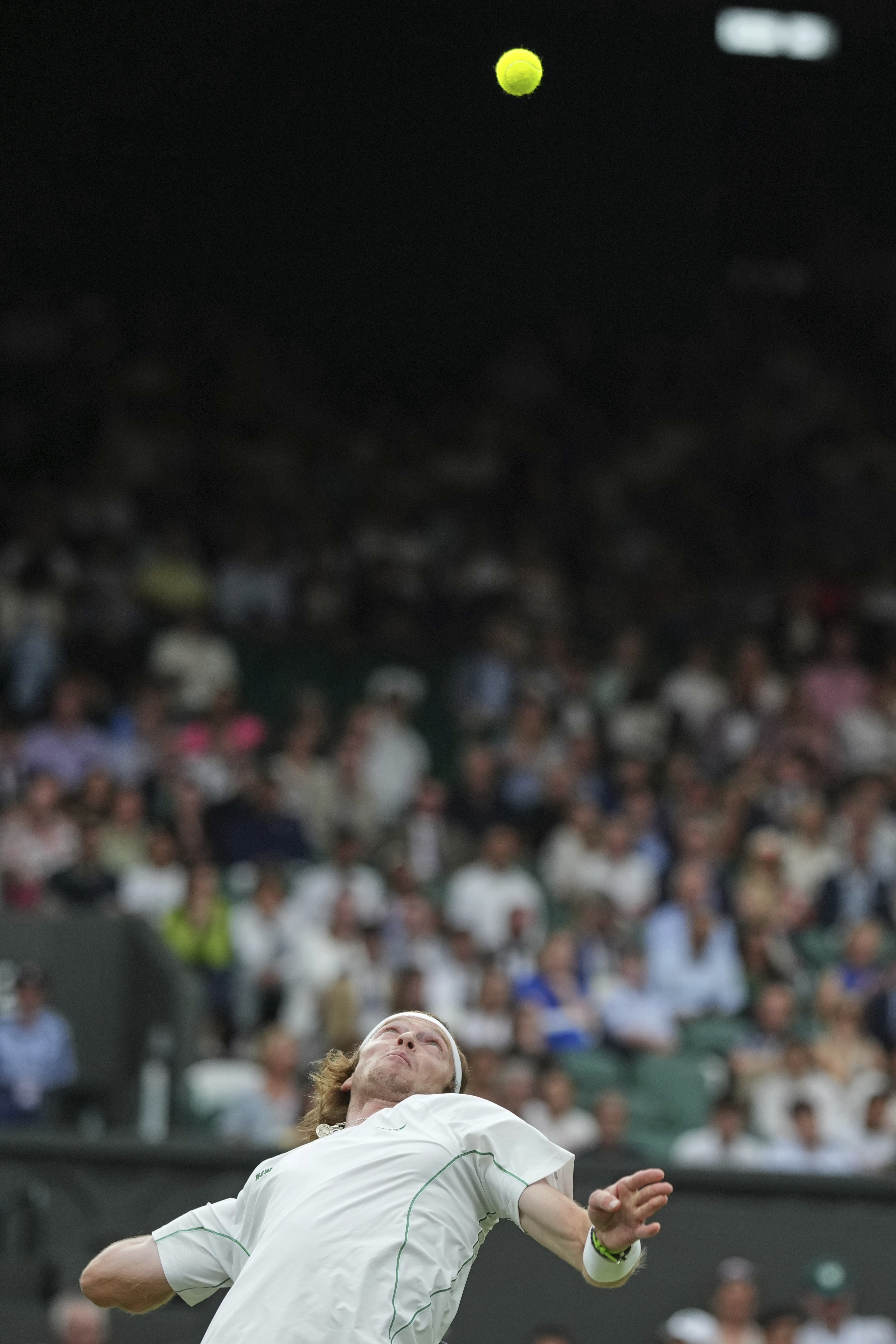 日本网球队鏖战英国网球队,阿尔卡拉斯三分雨点燃全场 日本网球队鏖战英国网球队,阿尔卡拉斯三分雨点燃全场