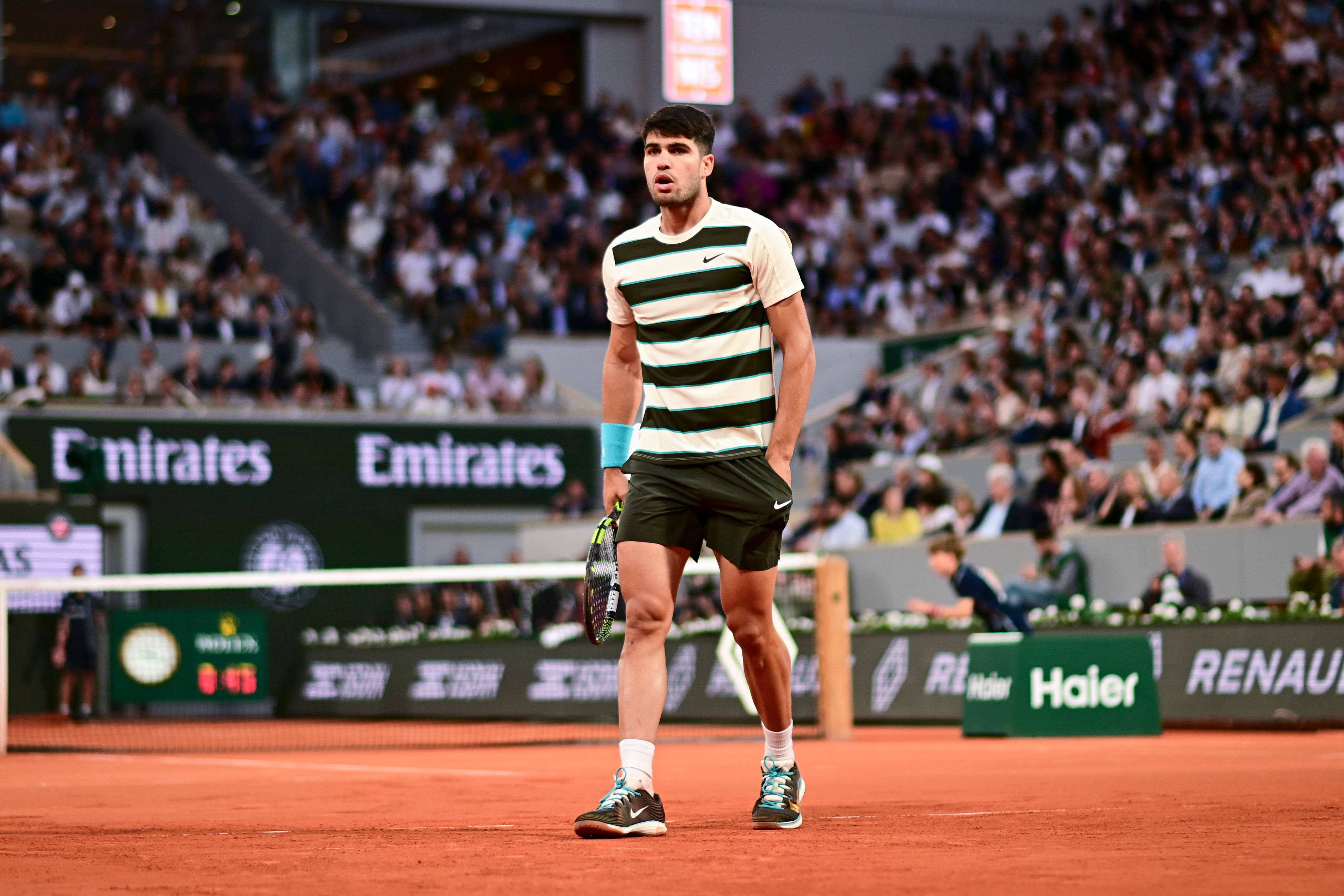 日本网球队鏖战英国网球队,阿尔卡拉斯三分雨点燃全场 日本网球队鏖战英国网球队,阿尔卡拉斯三分雨点燃全场