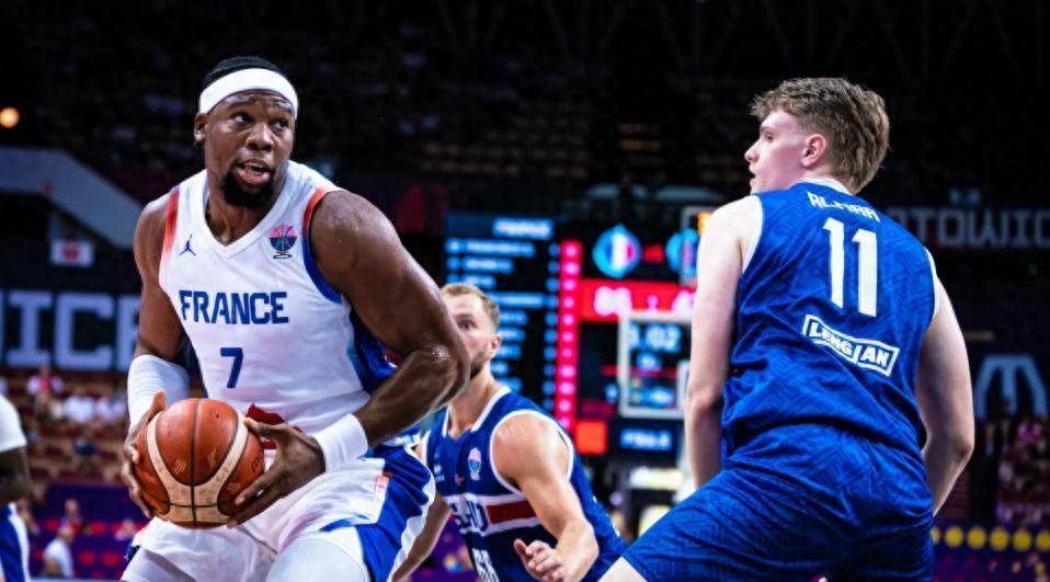 包含西班牙男篮完胜中国男篮,西蒙斯关键制胜的词条 包含西班牙男篮完胜中国男篮,西蒙斯关键制胜的词条