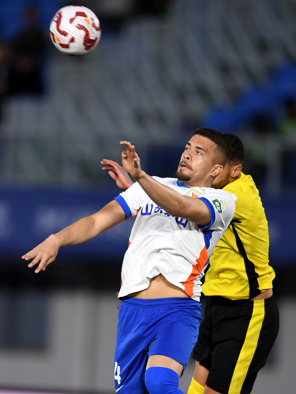 青岛中能队员经过艰苦训练备战比赛,志在打败对手的简单介绍 青岛中能队员经过艰苦训练备战比赛,志在打败对手的简单介绍