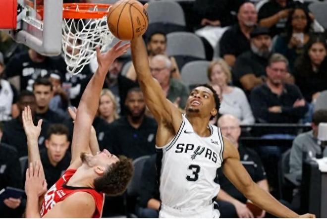 包含内线强力碾压,助球队卫冕成功的词条 包含内线强力碾压,助球队卫冕成功的词条