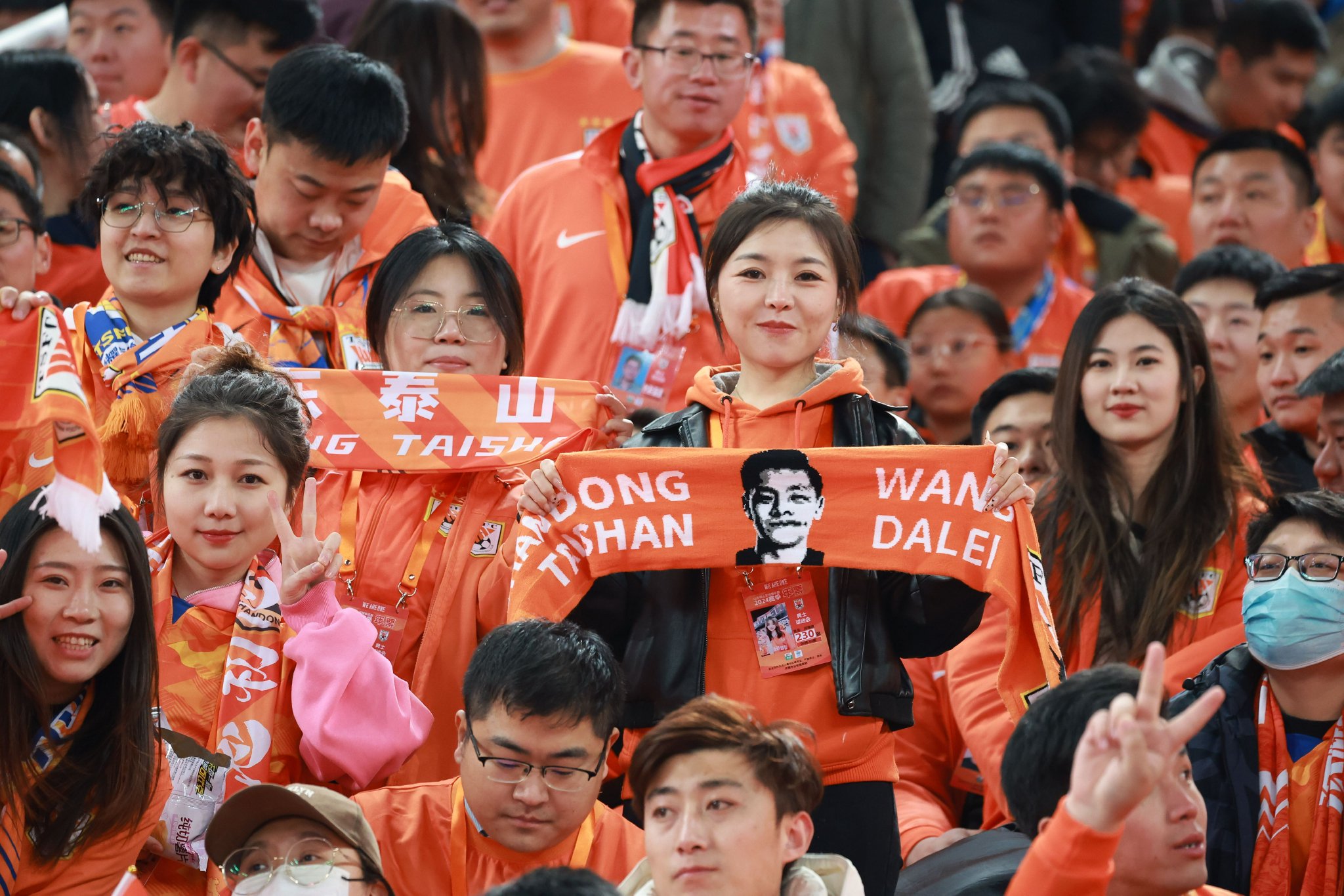 关于精彩足球赛事汇聚,观众热情高涨的信息 关于精彩足球赛事汇聚,观众热情高涨的信息