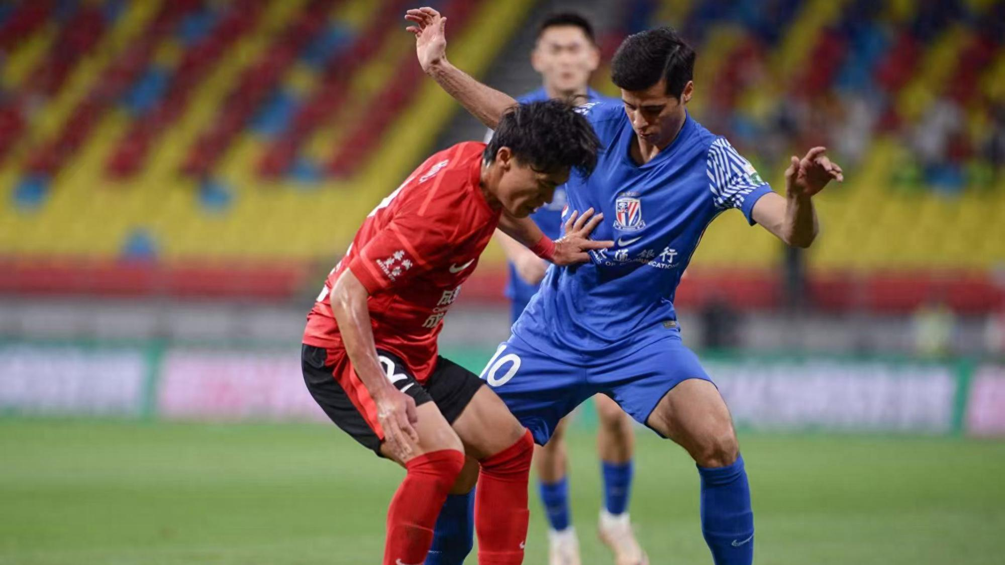 包含足球赛场上火药味十足的对决的词条 包含足球赛场上火药味十足的对决的词条