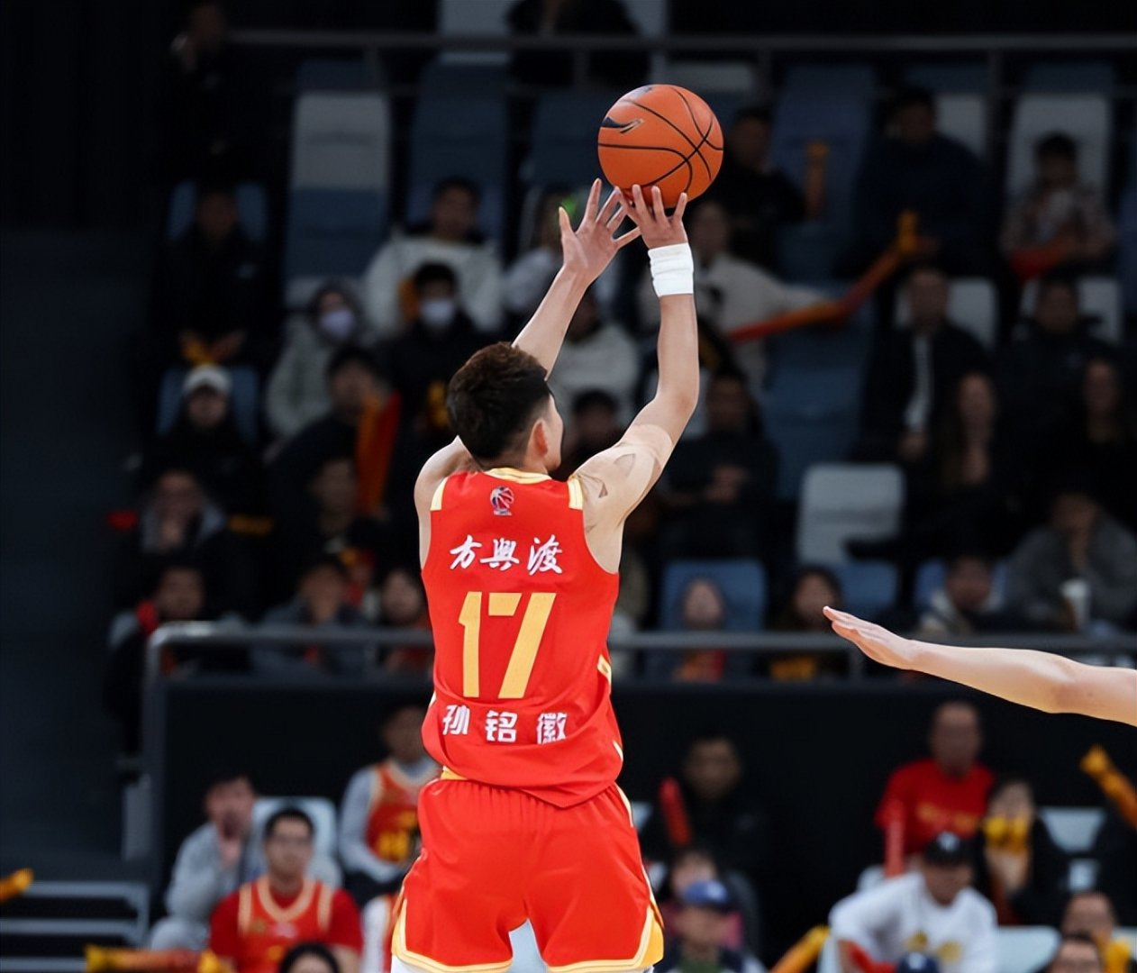 关于爵士轻取中国男篮,卡鲁索关键制胜的信息 关于爵士轻取中国男篮,卡鲁索关键制胜的信息