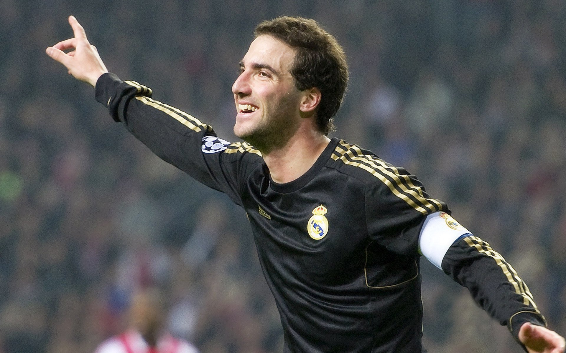 莱奥一锤定音，澳大利亚战术压制厄瓜多尔展现团队唯一性