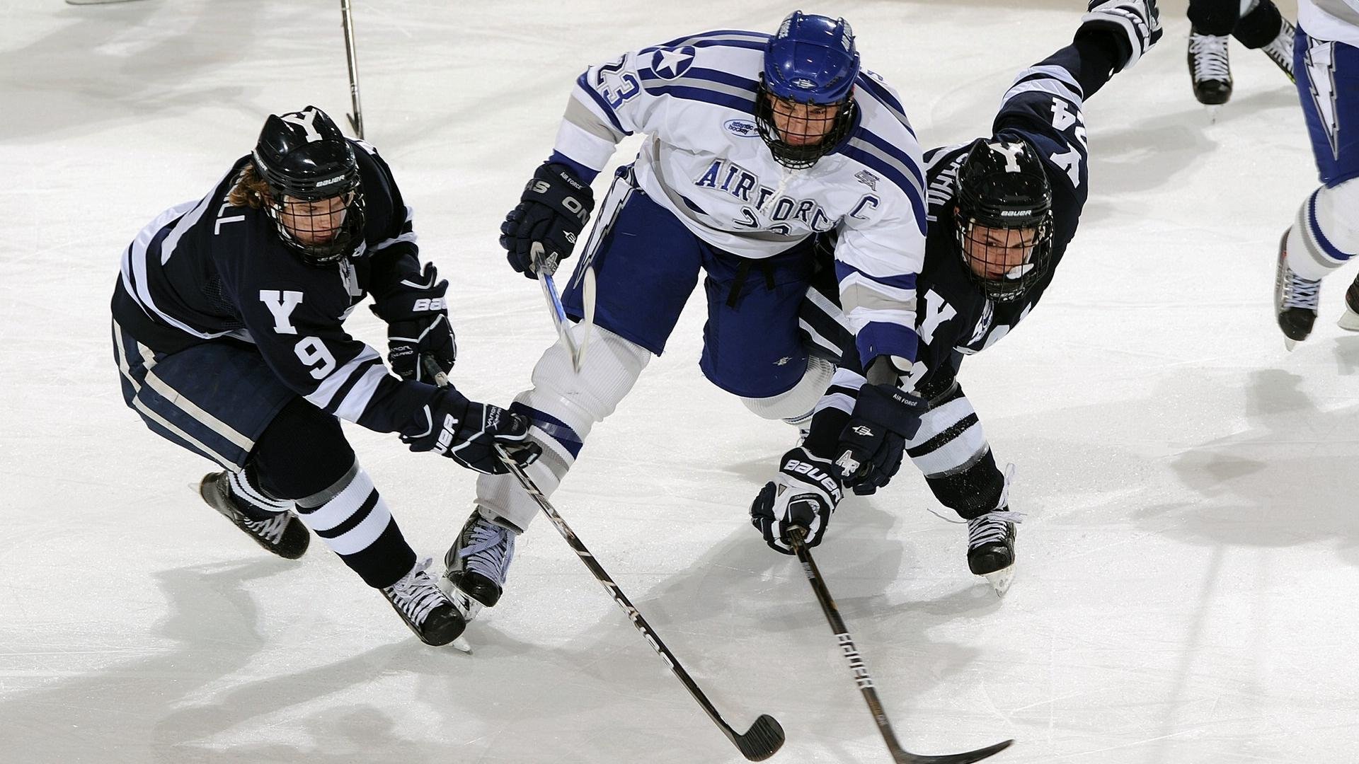 骑士制霸黄蜂,保罗在年度焦点之战中接管比赛的传奇时刻